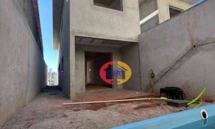 Casa com 3 quartos à venda na Rua Piauí, Centro, Arujá