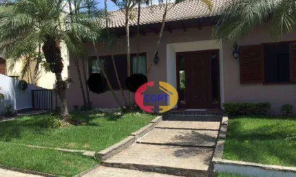 Imóvel em condomínio com amplo terreno à venda em Arujá!!!