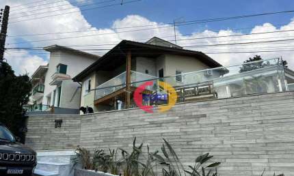 Casa ampla para venda no condomínio Arujazinho IV!!!