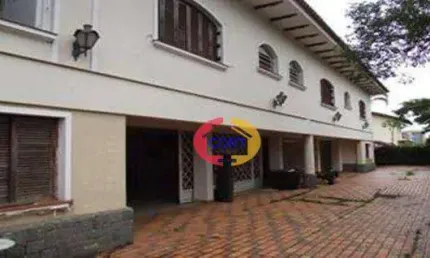 Casa térrea para venda e locação no condomínio Arujazinho IV!!!