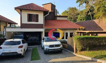 Casa de 220m² para locação no condomínio Country Club em Arujá!!!