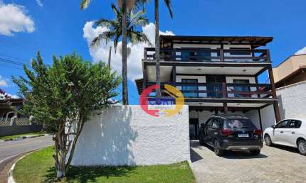 Casa com vista panorâmica à venda no condomínio Country Club em Arujá!!!