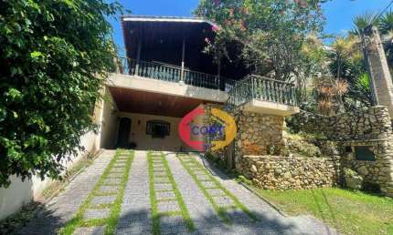 CASA À VENDA E LOCAÇÃO NO CONDOMÍNIO ARUJAZINHO I,II, III.