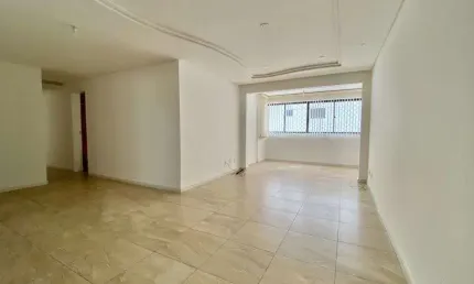 Vendo Ap 128m no Cocó, 3° andar, Nascente, 3 suites c/ closets, lavabo, depend. completa, sala ampla