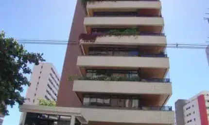 Belíssimo apartamento na Aldeota com 400m, 4 suítes, 2 dependências e 4 vagas