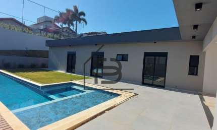 Casa térrea à Venda Condomínio Flamboyan, 3 suítes, piscina, 4 vagas , Bragança Paulista