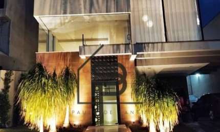 Casa Sobrado à Venda Condomínio Portal de Bragança Horizonte, 3 suítes, área gourmet com piscina, 4 vagas, Bragança Paulista.