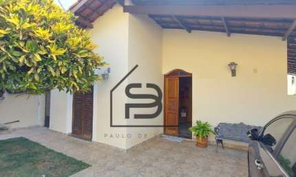 Casa à Venda Jardim Califórnia, 196,20m² de área construída,3 dormitórios, banheiro social, lavabo, 2 vagas de garagem, Bragança Paulista.
