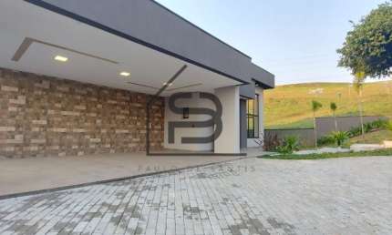 Casa térrea à venda Condomínio Terras de Santa Cruz, 3 suítes, ampla área gourmet, piscina com hidro e aquecimento, 3 vagas de garagem cobertas e 3 vagas descoberta, Bragança Paulista.