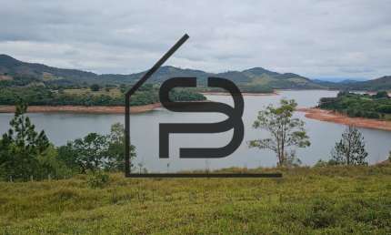 Terreno Pé na Agua à Venda na Represa de Vargem, bairro Rio Acima, com Matricula.