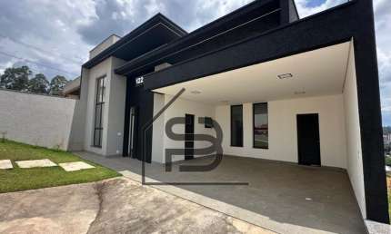 Casa térrea à venda  Condomínio Parque Imperador, 3 suítes, área gourmet com churrasqueira, piscina, escritório e 4 vagas de garagem, Bragança Paulista.