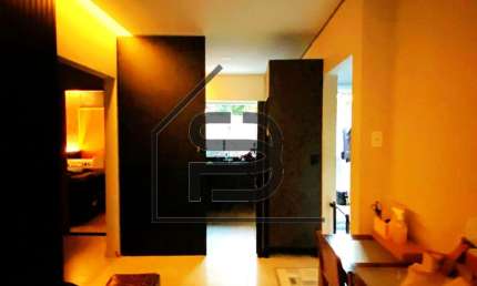 Apartamento térreo com quintal, 2 dormitórios sendo 1 suíte, sala integrada a sala de jantar e a cozinha, lavanderia coberta, banheiro social e 1 vaga de garagem.