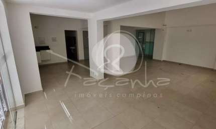 Casa comercial para alugar no Cambuí, em Campinas. Ótima localização!