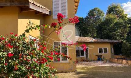 Compre casa Pinheiros em Valinhos por R$ 1.790.000,00 - Façanha imóveis