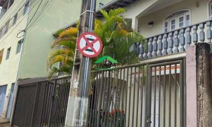 Casa com 4 quartos para alugar na Vila do Carmo, Mariana  por R$ 7.990
