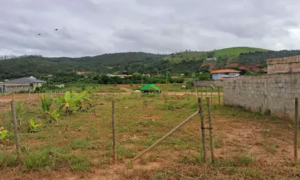 Terreno à venda no Bandeirantes, Mariana  por R$ 200.000