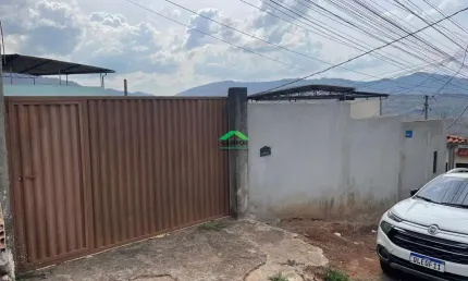 Casa com 2 quartos à venda em Santa Rita De Cássia, Mariana  por R$ 300.000