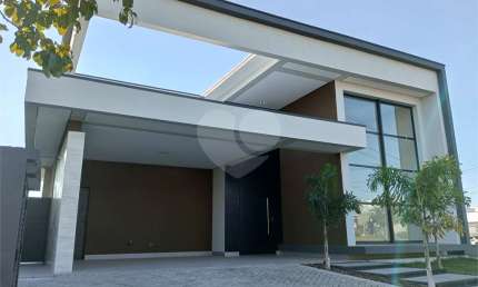 Condomínio com 3 quartos à venda em Jardim Buru - SP