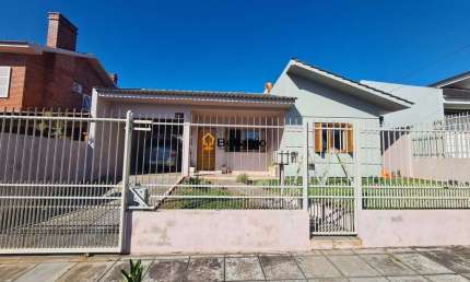 Excelente Casa com piscina no Residencial Novo Horizonte em Santa Maria