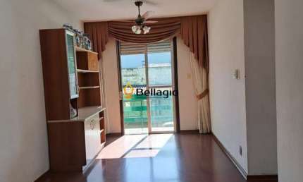 Ótimo apartamento de 2 dormitorios, dependência e garagem fechada!!!