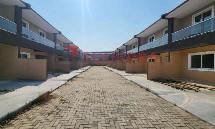 Sobrado com 3 dormitórios para alugar, 105 m² por R$ 2.080/mês - Roseira - São José dos Pinhais/PR