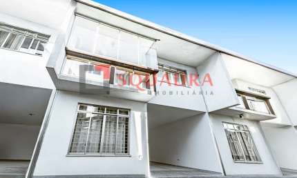 Sobrado com 3 quartos, 121 m², disponível para locação por R$ 3.300,00- Novo Mundo - Curitiba/PR
