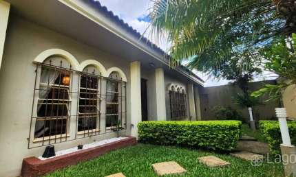 Casa com 4 quartos à venda na Rua Major Manoel Grott, 319, Jardim Carvalho, Ponta Grossa