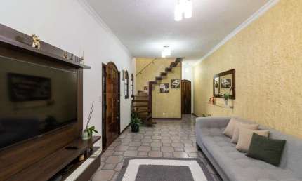 Sobrado para venda com 3 quartos, sendo 1 suíte, 188m²