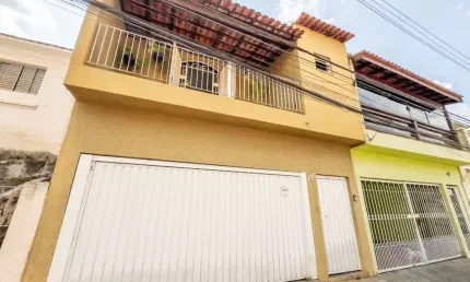 Casa de vila para venda em chácara inglesa com 3 quartos, sendo 1 suíte, 224m²