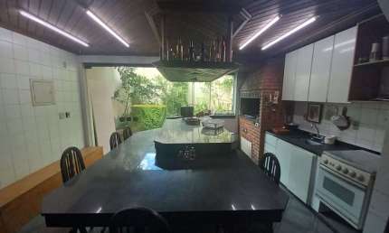 Sobrado com 3 dormitórios para alugar, 250 m² por R$ 4.400,00/mês - Vila Assis Brasil - Mauá/SP