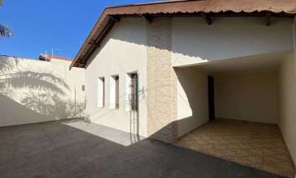 Casa com 3 dormitórios à venda, 141 m² por R$ 390.000,00 - Vila Brasil - Pirassununga/SP