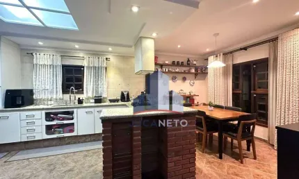 Condomínio fechado: casa  de alto padrão com 2 suítes à venda, 230 m² construída e 600m² de terreno por R$ 980.000 - Ipelândia - Suzano/SP