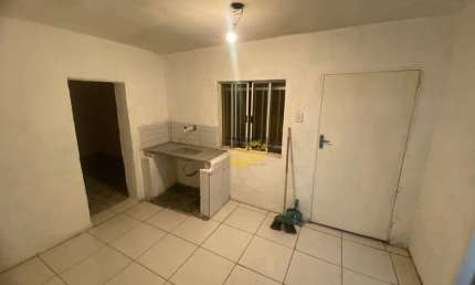Casa com 2 dormitórios para alugar por R$ 780,00/mês - Parque das Américas - Mauá/SP