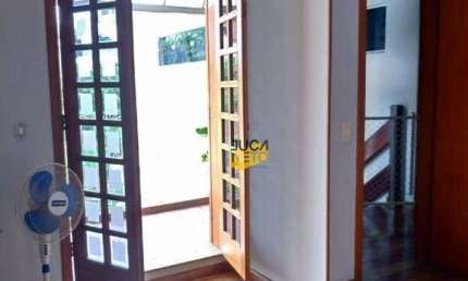 Sobrado com 3 dormitórios para alugar, 180 m² por R$ 5.500,00/mês - Matriz - Mauá/SP