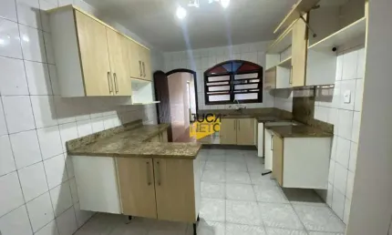 Casa com 3 dormitórios para alugar, 200 m² por R$ 2.750,00/mês - Jardim Guapituba - Mauá/SP