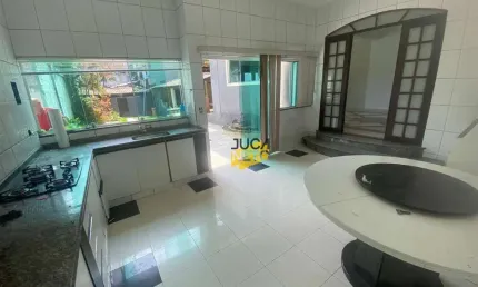 Sobrado com 3 dormitórios para alugar, 250 m² por R$ 3.000,00/mês - Vila Nossa Senhora das Vitórias - Mauá/SP