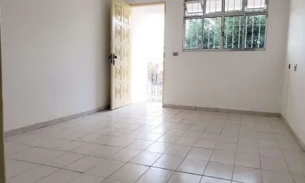 Casa com 2 dormitórios para alugar, 45 m² por R$ 1.350,00 - Vila Assis Brasil - Mauá/SP