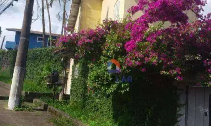 Casa de rua à Venda, no km 30, da Raposo Tavares, em Cotia, SP.