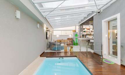 Casa alto padrão 3 quartos com suíte Condomínio fechado