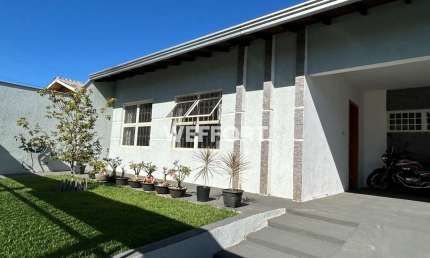 Casa com 3 quartos à venda na Agostinho Feijó Sanches, 326, Santa Mônica, Londrina por R$ 595.000