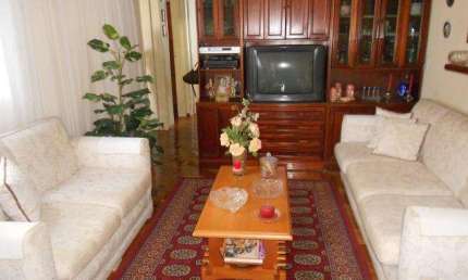 Apartamento para Venda em Juiz de Fora, Bom Pastor, 3 dormitórios, 1 banheiro, 1 vaga