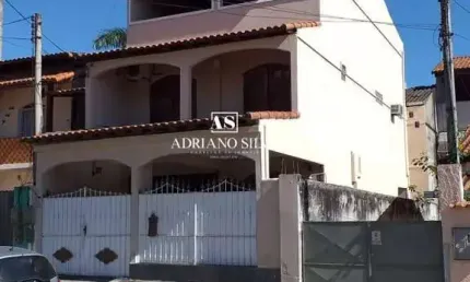 Triplex com 3 quartos, 200m², à venda em São Gonçalo, Mutuá