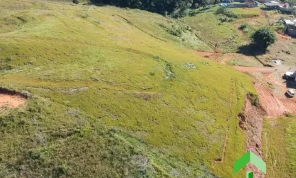 Vendo Terreno com 700 m2 no Loteamento Senhor do Bonfim Frente ao Posto de Gasolina de Ipiabas