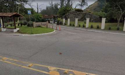 Casa triplex no condomínio Maramar Recreio dos Bandeirantes com 5 suítes.