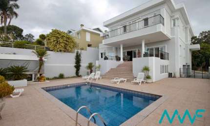 Casa Ampla Estilo Neoclássico no Alphaville 08 - Linda Vista!
