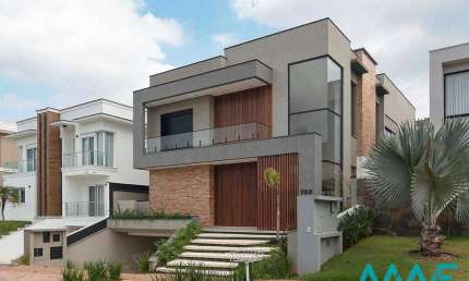 Casa Nova em Alphaville - Projeto e acabamento impecável!