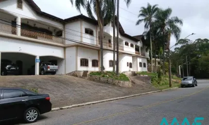 Mansão de Esquina no Alpha 1 - Oportunidade para Retrofit - Aceita Permuta