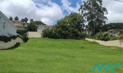 Lindo lote praticamente plano no tamboré 1 - frente ao lago!