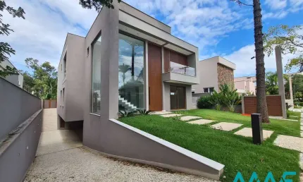 Casa Nova e Moderna no Residencial Alphaville 1 - Maravilhosa!