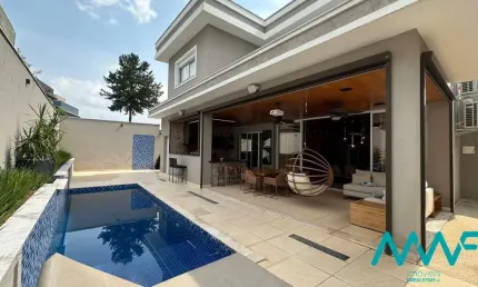 Casa Semi-Nova e Mobiliada para Venda ou Locação em Alphaville!